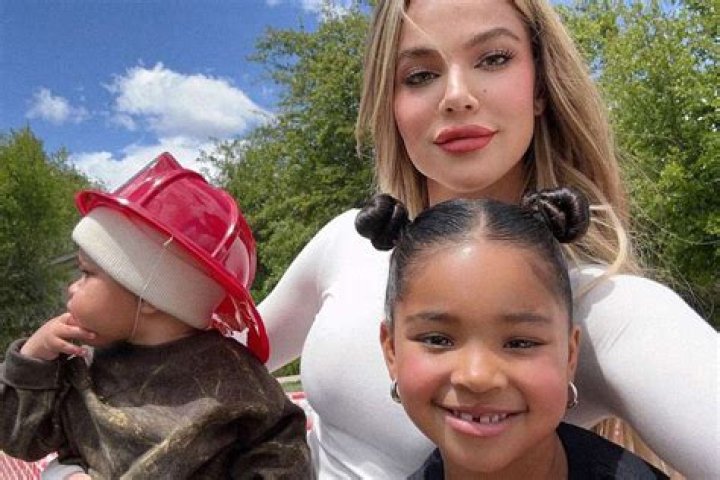 Adriana Lima's Daughter: A Glimpse into the Life of a Rising Star